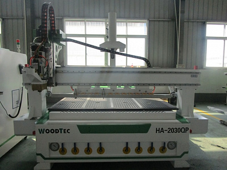 Фрезерно-гравировальный станок с ЧПУ WoodTec HA-2030 QP