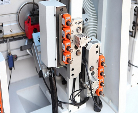 Станок для облицовывания кромок мебельных деталей WoodTec EdgeMatic 624-2PUR PRO в Новосибирске - rodan.ru